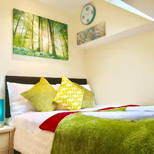 1 Bedroom Apartment, Reception ,kitchenette, Private Bathroom Apartment